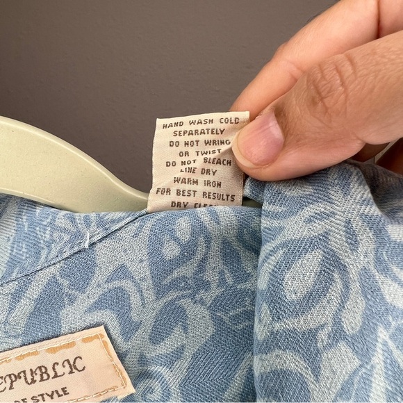 Island Republic 100% Silk Hawaiian Shirt Blue Print Sz XLarge - Picture 4 of 7